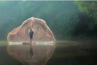 hombre y red preciosa