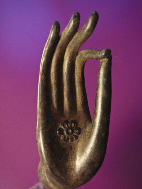 mano mudra dar y recibir