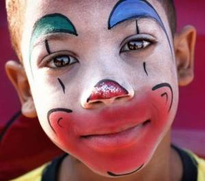 niño payaso precioso