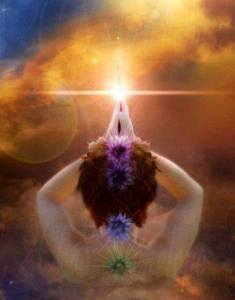 mujer de espaldas flores