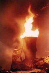 hombre antorcha gigante